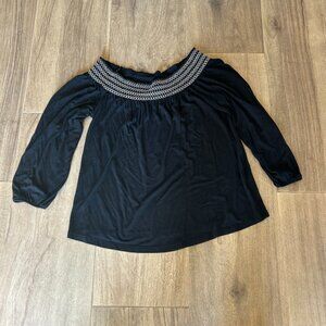 Off the Shoulder or Scoop Neck (Wear Either Way) Black Top, Never Worn XS